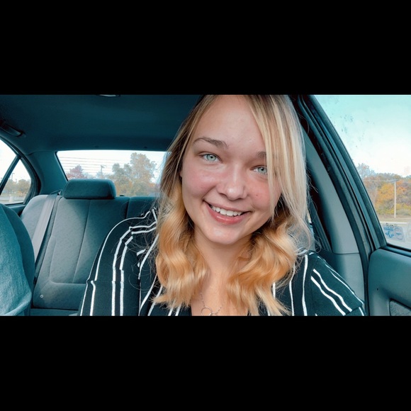 Meet your Posher, Anna - Picture 1 of 1